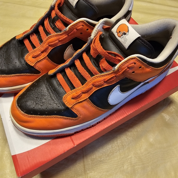 Nike Cleveland Browns shoes - Picture 4 of 11